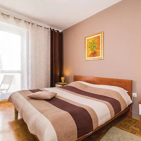 Nice In Novigrad With Kitchen Apartment Novigrad (Dalmatia)